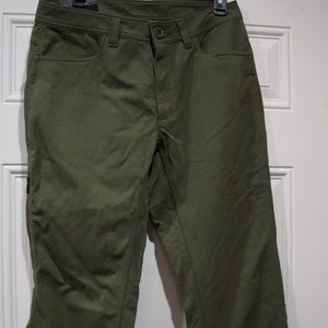 Mens under Armour pants Size 32/32